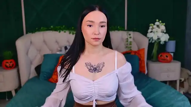 Amanda Choi online show from October 26, 2025, 10:32 am