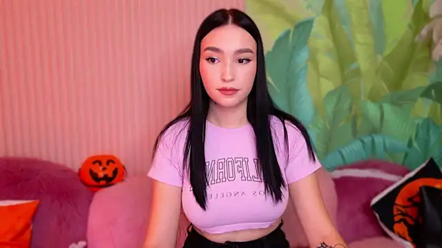 Amanda Choi online show from November 2, 2025, 8:33 pm