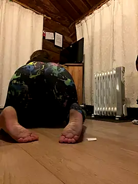 Snapshot of Reine_du_Vice84 chatting on December 22, 2025, 3:58 am Reine du Vice84 online show from December 22, 2025, 3:58 am