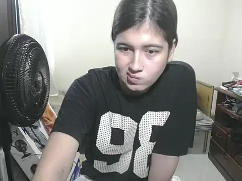 Snapshot of Mirage_Sertori chatting on December 3, 2025, 9:13 pm Mirage Sertori online show from December 3, 2025, 9:13 pm