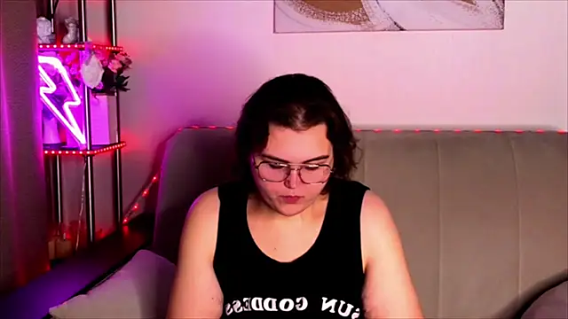  online show from October 28, 2025, 2:26 am