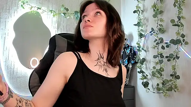 Elastikisss online show from April 15, 2026, 7:37 am