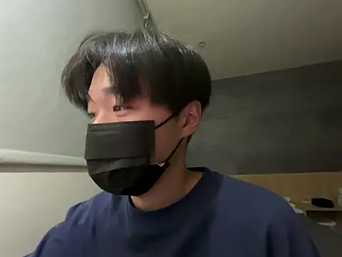 Snapshot of Yo155 chatting on October 4, 2025, 5:11 pm Yo155 online show from October 4, 2025, 5:11 pm