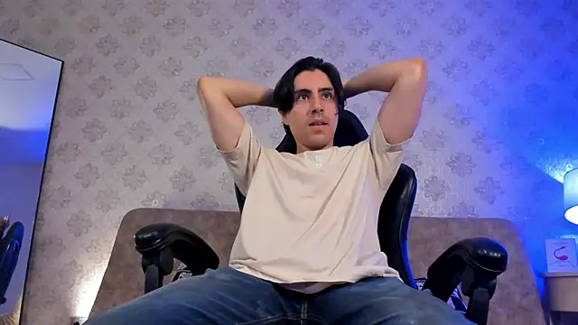 dylan cross  online show from September 22, 2025, 11:23 am