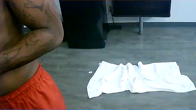 Snapshot of 214KingLonggg chatting on March 15, 2026, 10:21 am 214KingLonggg online show from March 15, 2026, 10:21 am