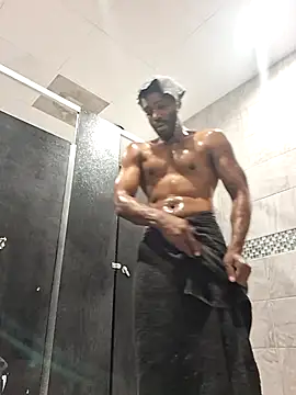 Snapshot of 214KingLonggg chatting on April 15, 2026, 2:18 am 214KingLonggg online show from April 15, 2026, 2:18 am