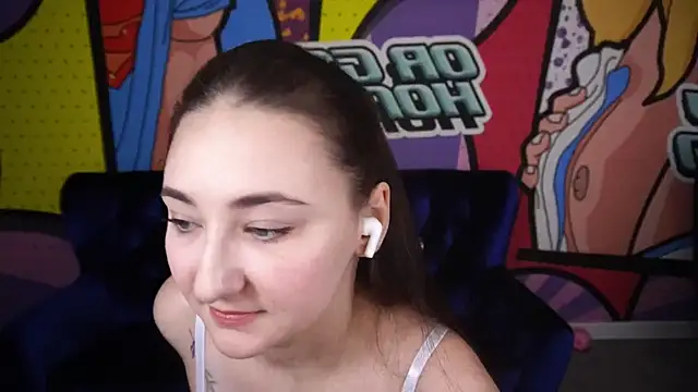 SashaDuvalle online show from December 4, 2025, 6:44 am