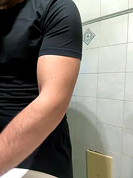 giovan2020 online show from November 17, 2025, 10:48 pm