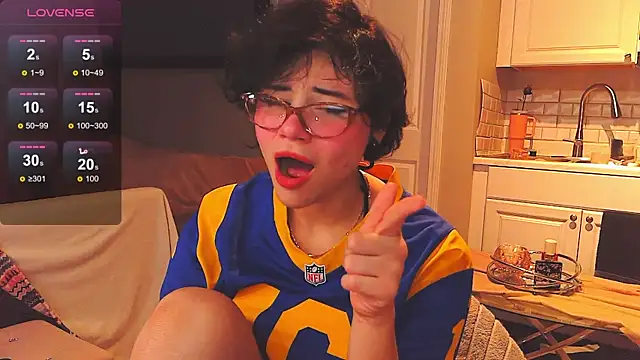 LunaMilav online show from October 22, 2025, 12:22 am