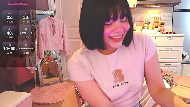 LunaMilav online show from November 10, 2025, 2:54 am