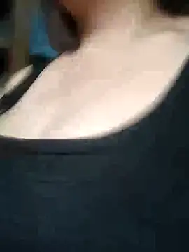 Snapshot of Penny-y chatting on October 21, 2025, 2:01 am Penny-y online show from October 21, 2025, 2:01 am