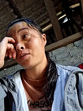 xuxulovezz online show from October 4, 2025, 3:04 am