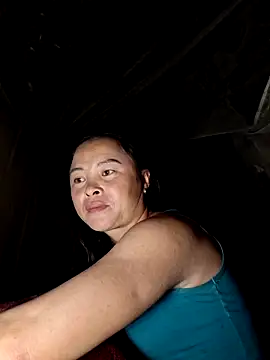 xuxulovezz online show from October 7, 2025, 1:19 pm