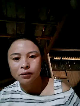 xuxulovezz online show from October 13, 2025, 11:49 pm