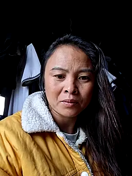 xuxulovezz online show from November 3, 2025, 2:02 am