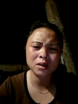 xuxulovezz online show from February 27, 2026, 12:05 pm