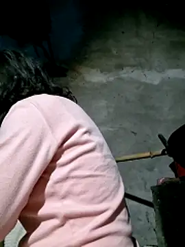 Snapshot of xuxulovezz chatting on March 9, 2026, 12:14 am xuxulovezz online show from March 9, 2026, 12:14 am