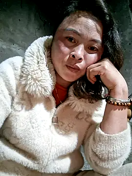 Snapshot of xuxulovezz chatting on March 14, 2026, 1:05 pm xuxulovezz online show from March 14, 2026, 1:05 pm