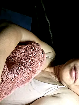 Snapshot of xuxulovezz chatting on March 18, 2026, 1:58 pm xuxulovezz online show from March 18, 2026, 1:58 pm