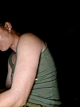 Snapshot of xuxulovezz chatting on March 24, 2026, 12:21 pm xuxulovezz online show from March 24, 2026, 12:21 pm