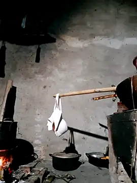 Snapshot of xuxulovezz chatting on March 26, 2026, 12:00 pm xuxulovezz online show from March 26, 2026, 12:00 pm