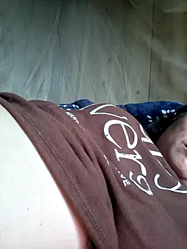 Snapshot of xuxulovezz chatting on March 31, 2026, 5:19 am xuxulovezz online show from March 31, 2026, 5:19 am