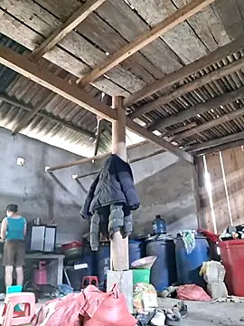 Snapshot of xuxulovezz chatting on April 15, 2026, 4:41 am xuxulovezz online show from April 15, 2026, 4:41 am