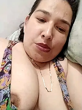 Snapshot of rossiteylor chatting on November 26, 2025, 3:18 am rossiteylor online show from November 26, 2025, 3:18 am