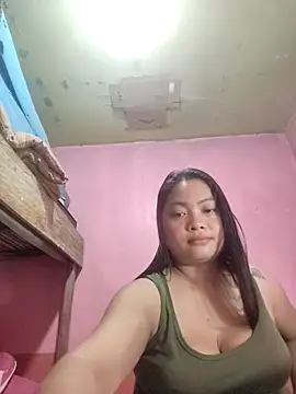 Snapshot of radiantbloom chatting on January 7, 2026, 1:52 am radiantbloom online show from January 7, 2026, 1:52 am