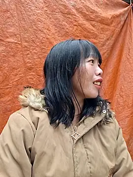 helenzz online show from October 1, 2025, 1:22 am