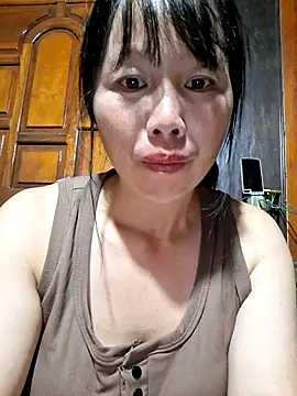 helenzz online show from October 18, 2025, 12:39 pm