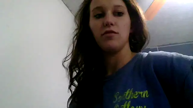 Snapshot of brunettebabexo3 chatting on March 24, 2026, 5:23 am brunettebabexo3 online show from March 24, 2026, 5:23 am