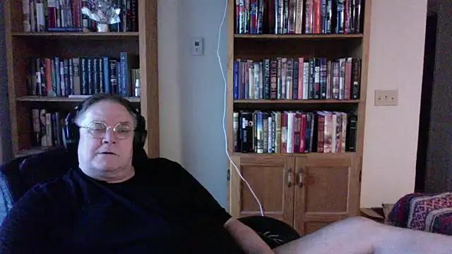Vinyl22xh online show from May 26, 2026, 12:28 am