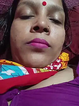 Snapshot of reya743 chatting on November 10, 2025, 4:17 pm reya743 online show from November 10, 2025, 4:17 pm