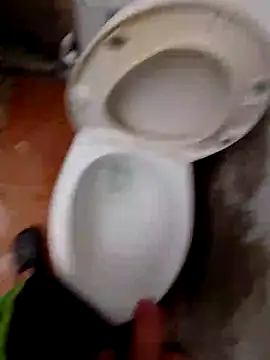 Snapshot of SALCEDO_041198 chatting on October 19, 2025, 2:07 pm SALCEDO 041198 online show from October 19, 2025, 2:07 pm