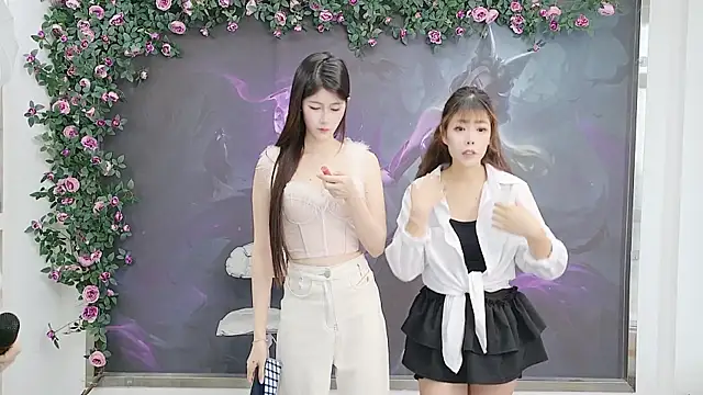 Snapshot of DogdogSM chatting on October 25, 2025, 2:52 am DogdogSM online show from October 25, 2025, 2:52 am