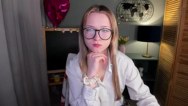 elliupp online show from October 10, 2025, 8:35 am