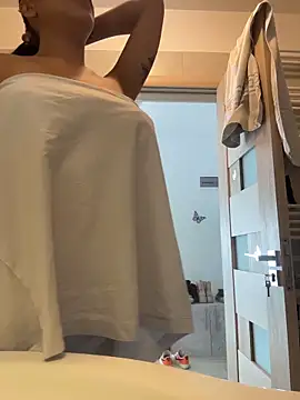 AylinHazellx online show from October 24, 2025, 11:17 am