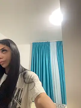 AylinHazellx online show from October 29, 2025, 8:10 pm