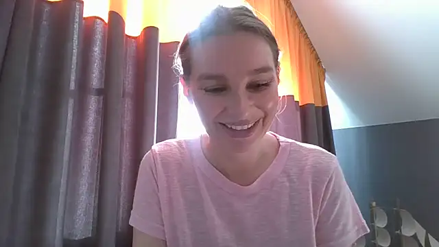 Snapshot of Kyrelina chatting on September 29, 2025, 7:57 am Kyrelina online show from September 29, 2025, 7:57 am
