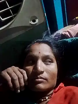 Pooja6060 online show from October 26, 2025, 3:40 pm