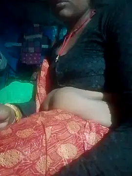 Pooja6060 online show from November 3, 2025, 3:13 pm