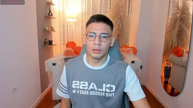 marcuswildx online show from October 3, 2025, 12:46 pm