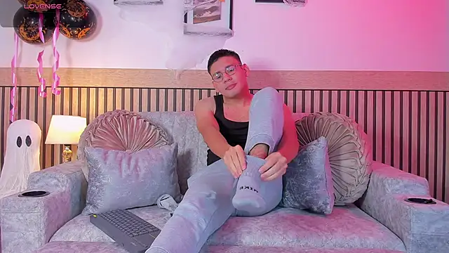 marcuswildx online show from October 10, 2025, 11:09 am