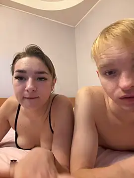 LinChka5789 online show from December 2, 2025, 9:32 pm