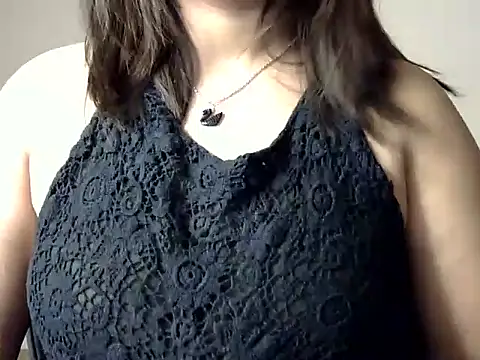 Aaliya02 online show from November 2, 2025, 7:22 am