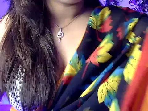 Aaliya02 online show from May 8, 2026, 12:43 pm
