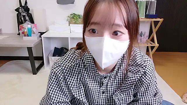 saku sakura  online show from November 8, 2025, 10:59 am