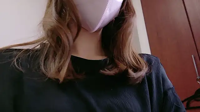 saku sakura  online show from November 10, 2025, 1:10 pm