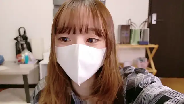 saku sakura  online show from November 24, 2025, 6:02 am